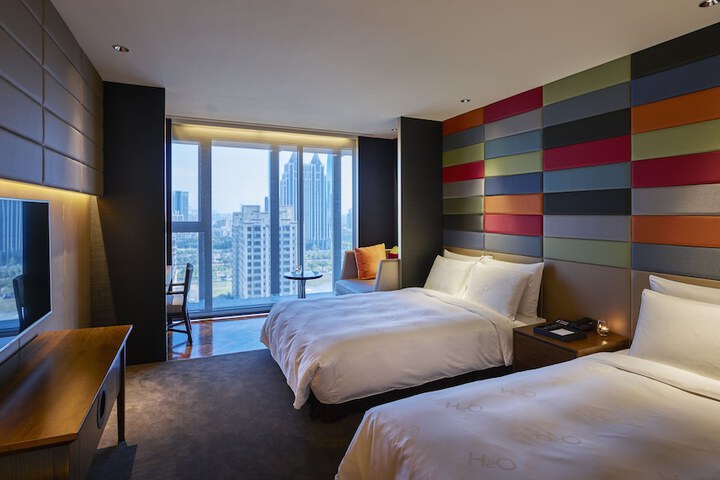 Room 9 of 49