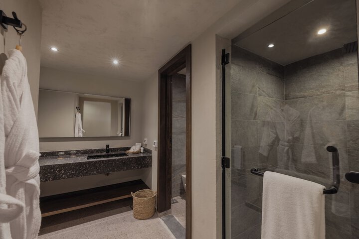 Room 45 of 150