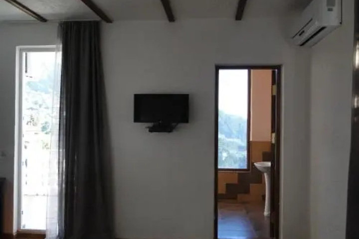 Room 2 of 13