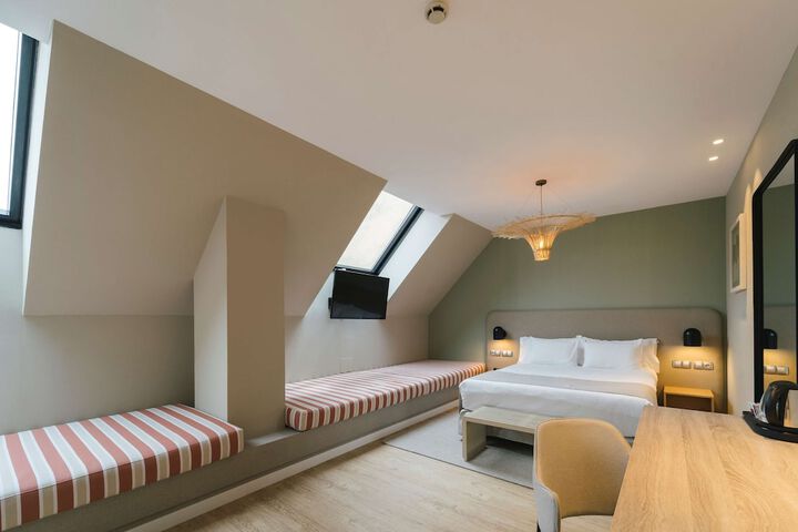 Room 28 of 78