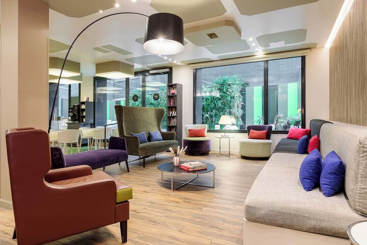 Entrance & Lobby