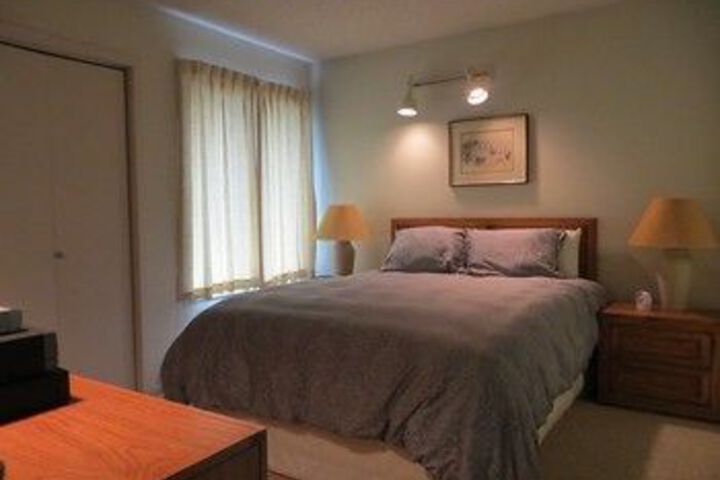 Room 11 of 27