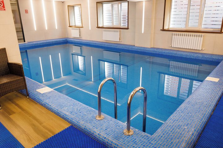 Pool 6 of 27