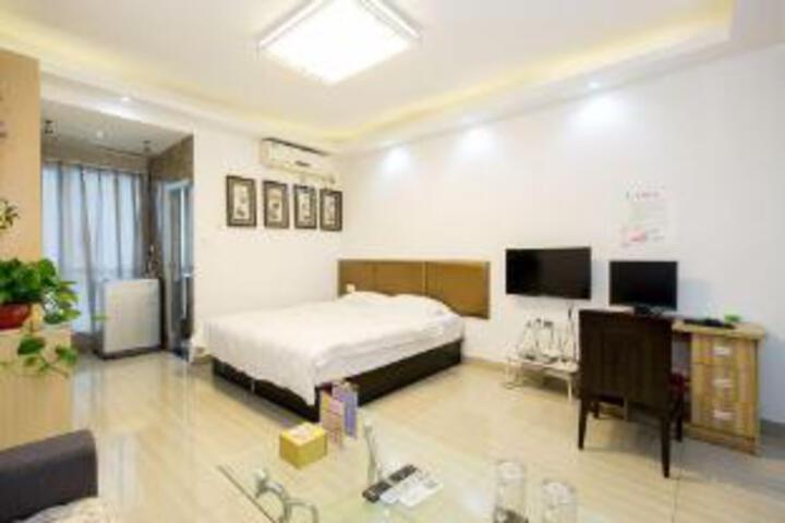 Room 6 of 6