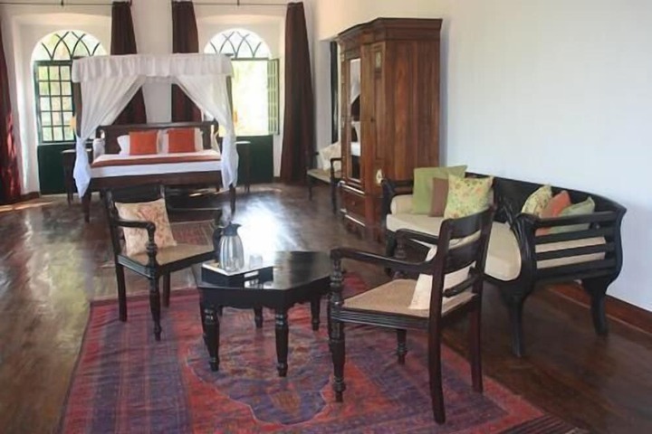 Room 9 of 63