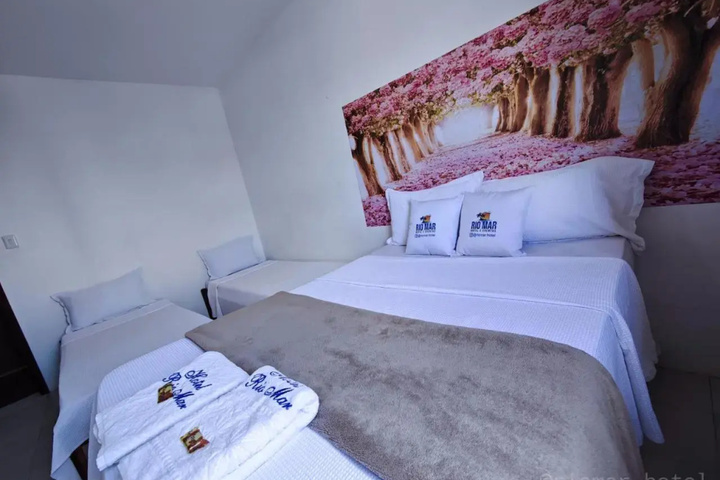 Room 6 of 18
