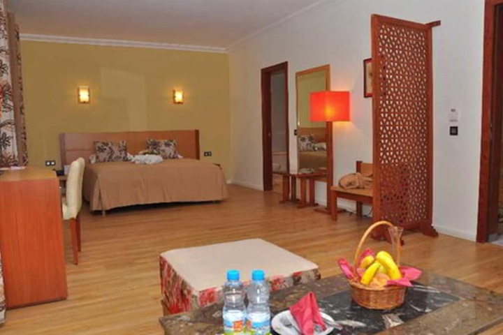 Room 8 of 22