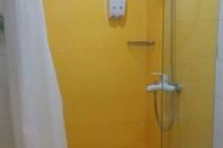 Room 8 of 21