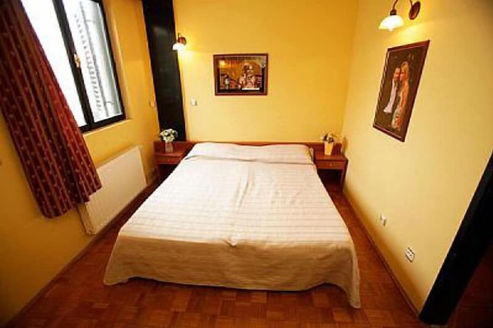 Room 4 of 29