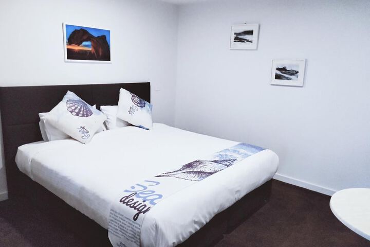 Room 9 of 34