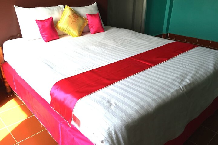 Room 9 of 37