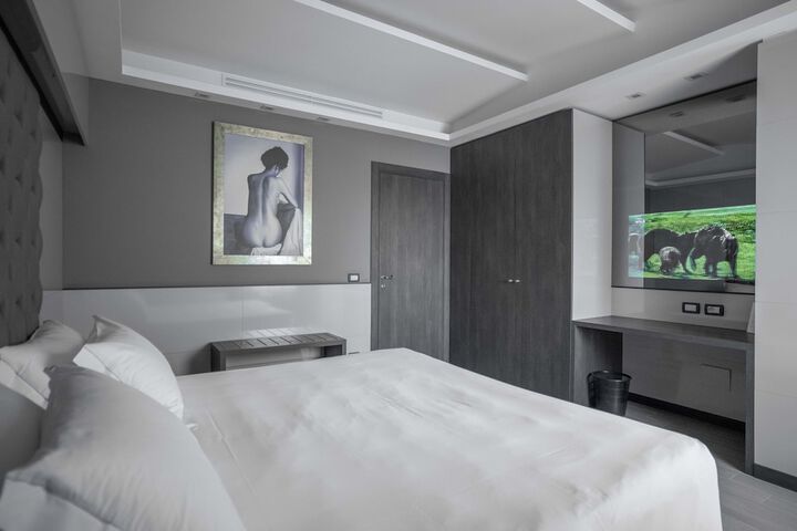 Room 30 of 68
