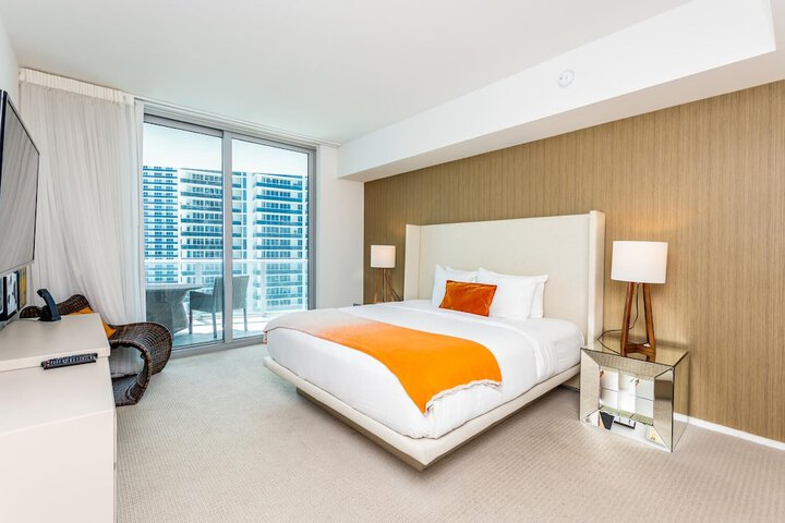 Room 4 of 79