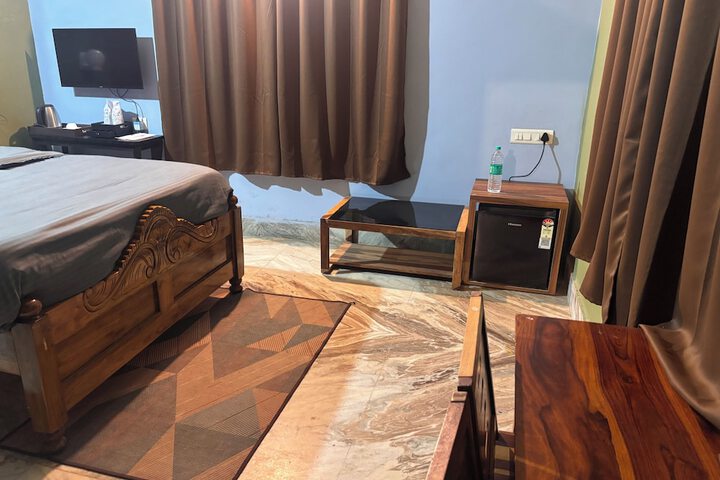 Room 32 of 73
