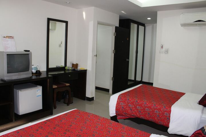 Room 6 of 39