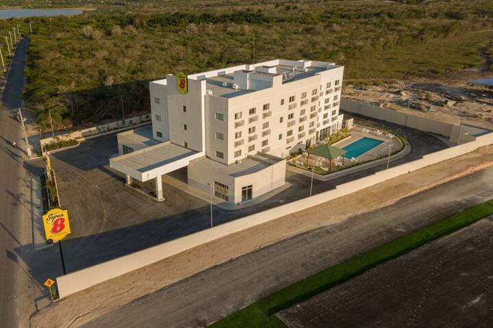 Hotel 75 of 87