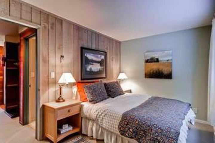 Room 8 of 34