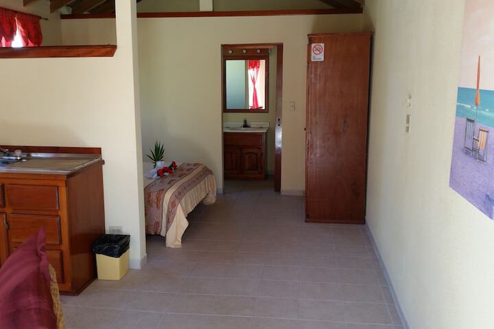 Room 5 of 82