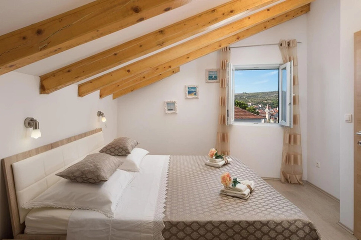 Amazing Home in Milna With 6 Bedrooms Wifi and Outdoor Swimming Pool