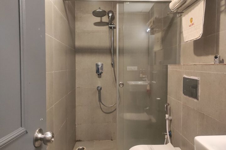 Room 16 of 29