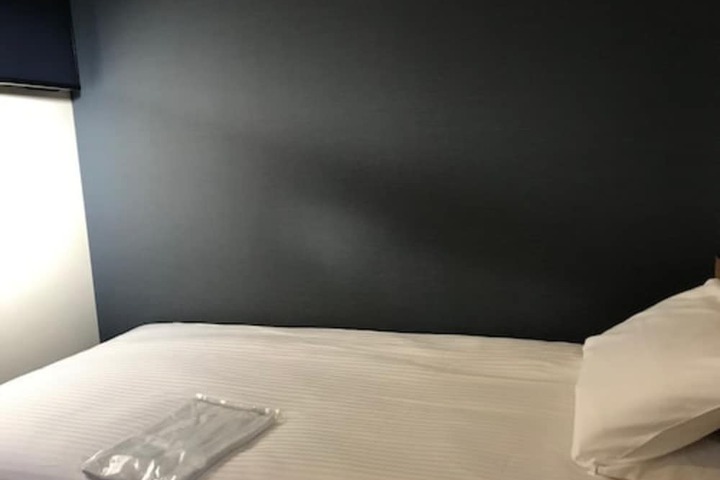 Room 12 of 35