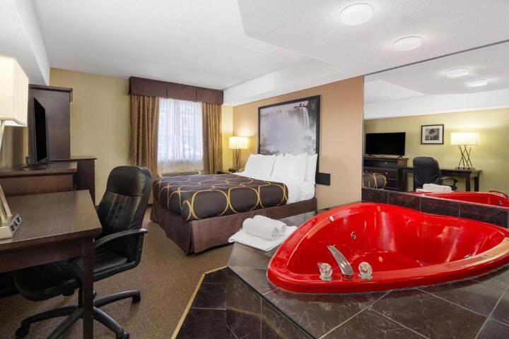 2 Queen Beds (8 of 18)