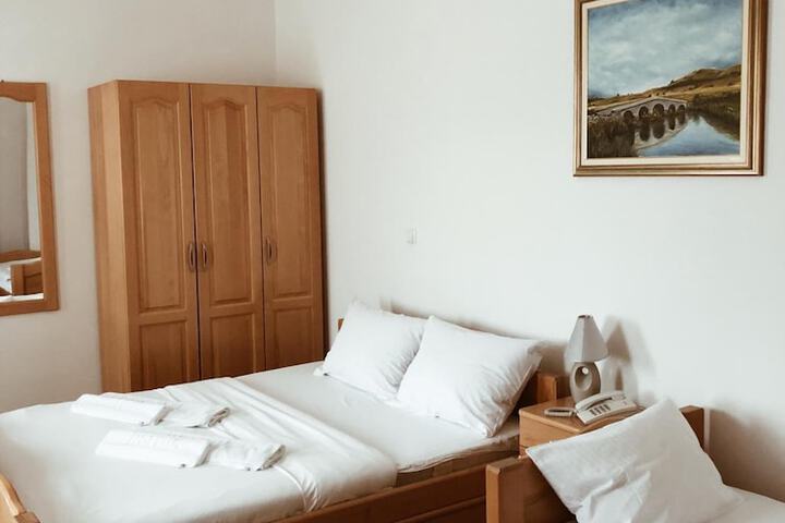 Room 5 of 35