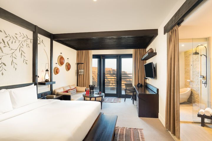 Room 14 of 318