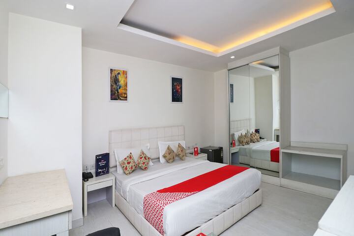 Room 12 of 20