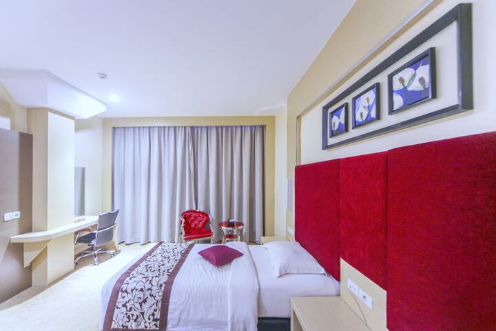 Room 14 of 64