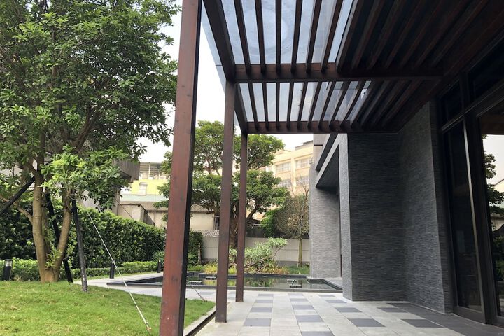 Hotel Exterior 25 of 27