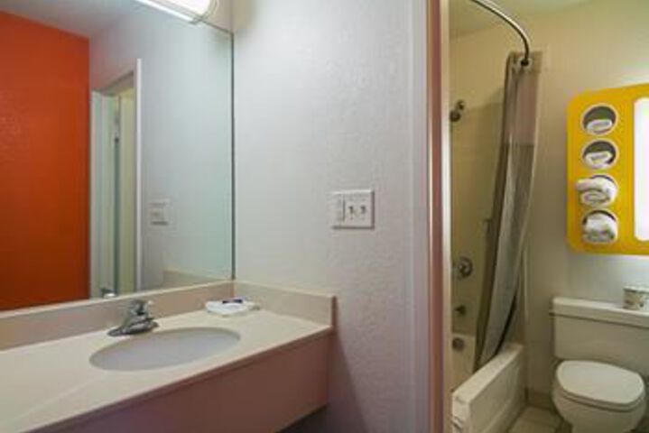 Room 13 of 86