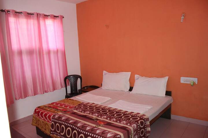 Room 8 of 97