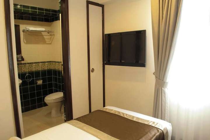Room 21 of 53