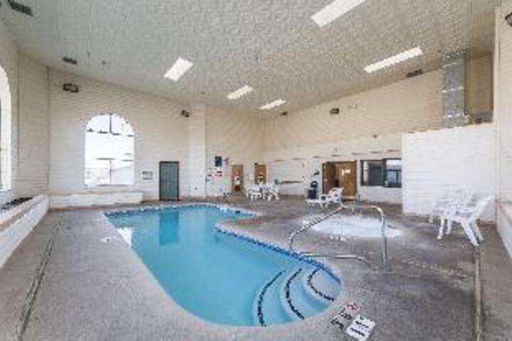 Pool 13 of 22