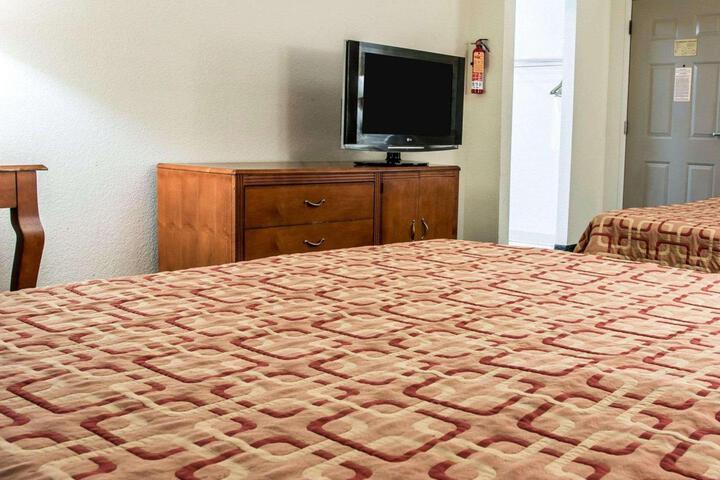 1 King Bed (23 of 23)