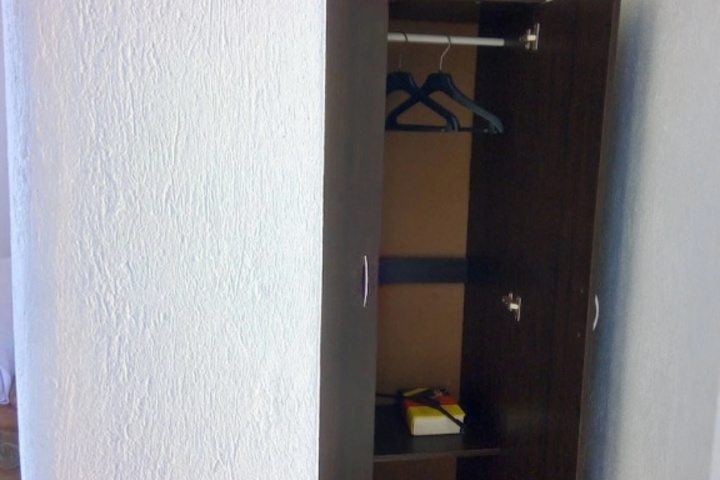 Room 4 of 15