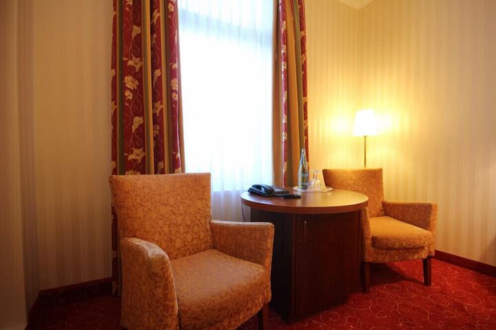 Room 3 of 42
