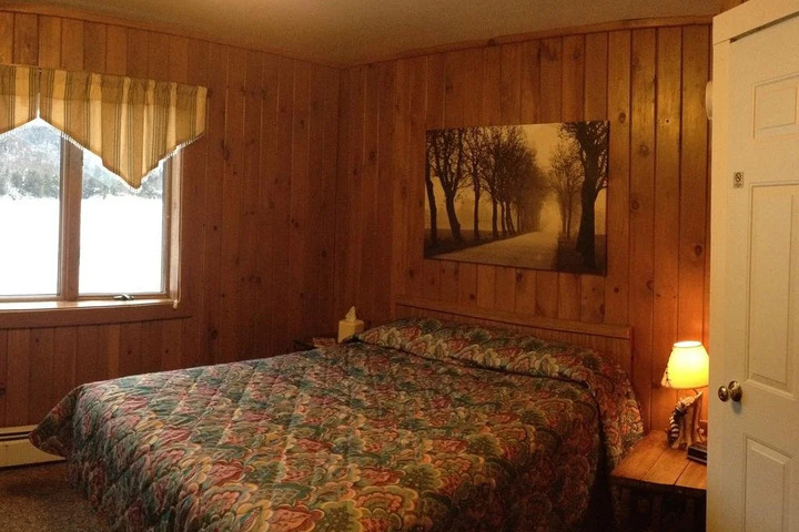 THE BIG MOOSE INN