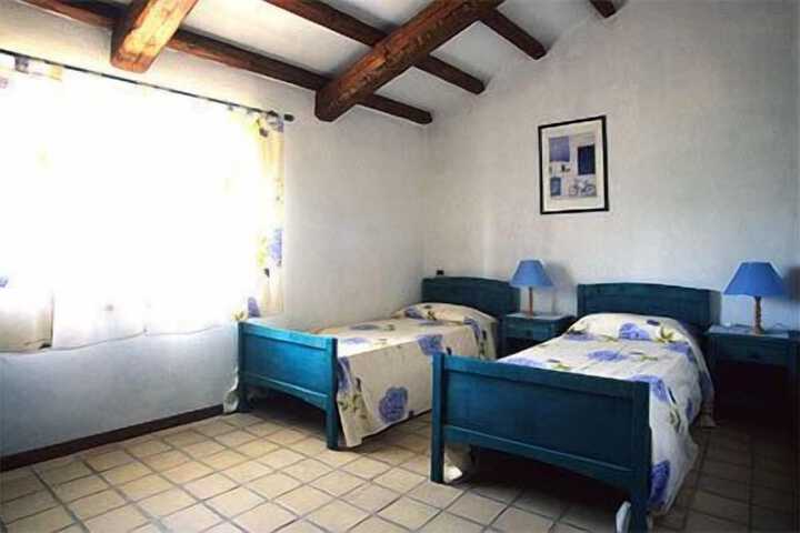 Room 9 of 15