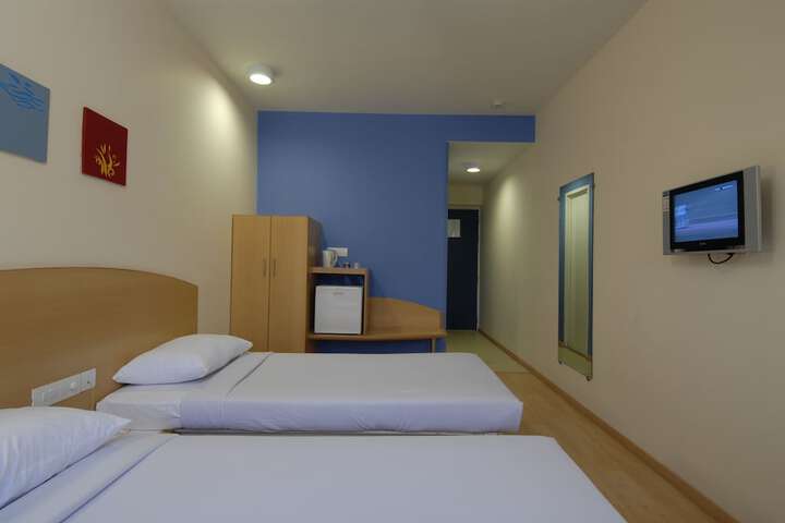 Room 10 of 30