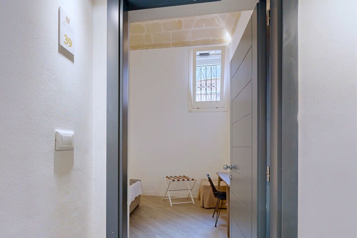 Room 80 of 210