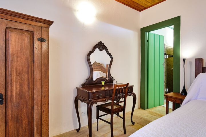 Room 27 of 139