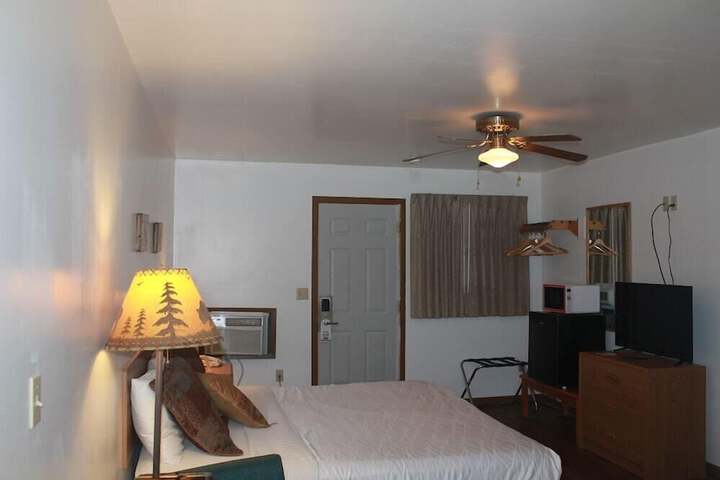 Room 15 of 83