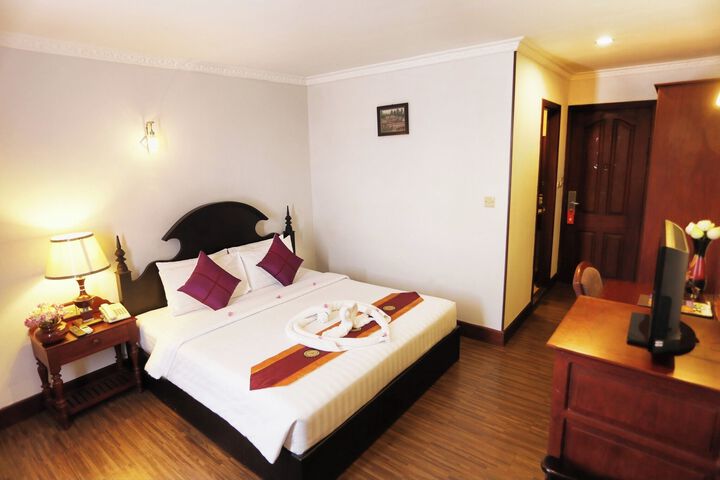 Room 8 of 8
