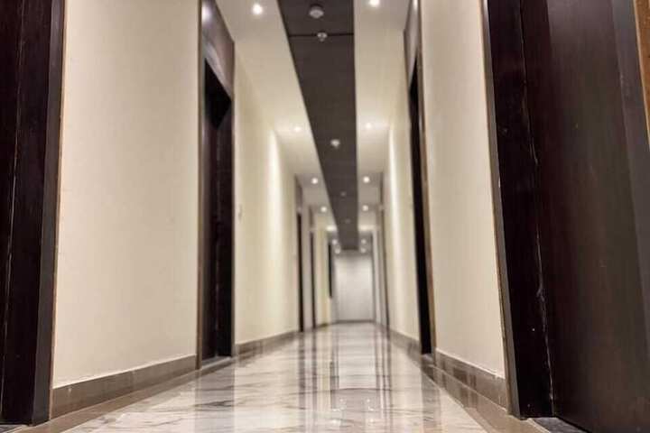Ballroom/Hall 36 of 44