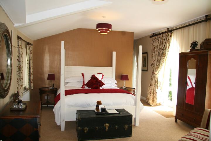 Room 52 of 187