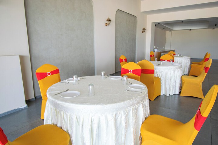 Ballroom/Hall 40 of 45