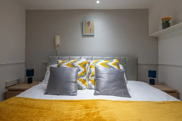 Room 4 of 21