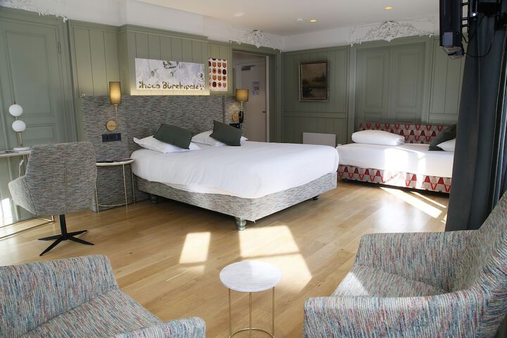 Room 50 of 78
